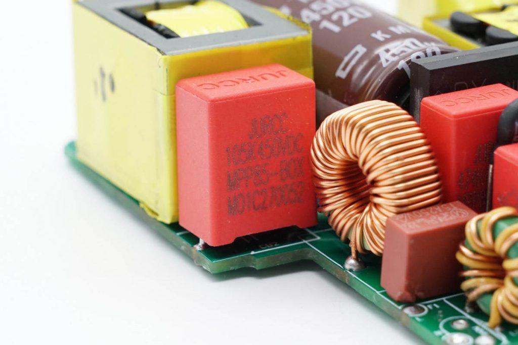 支持PD3.1 28V5A输出，锐仕嘉推出140W双C口氮化镓快充方案-充电头网
